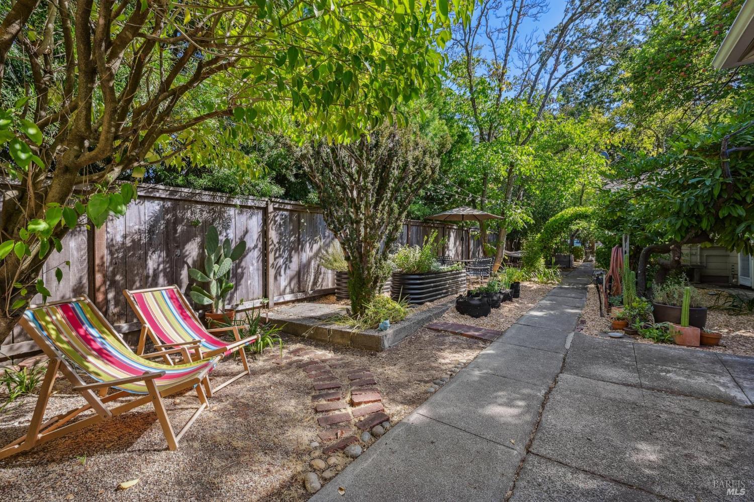 Detail Gallery Image 27 of 39 For 211 the Alameda Unkn, San Anselmo,  CA 94960 - 2 Beds | 2 Baths