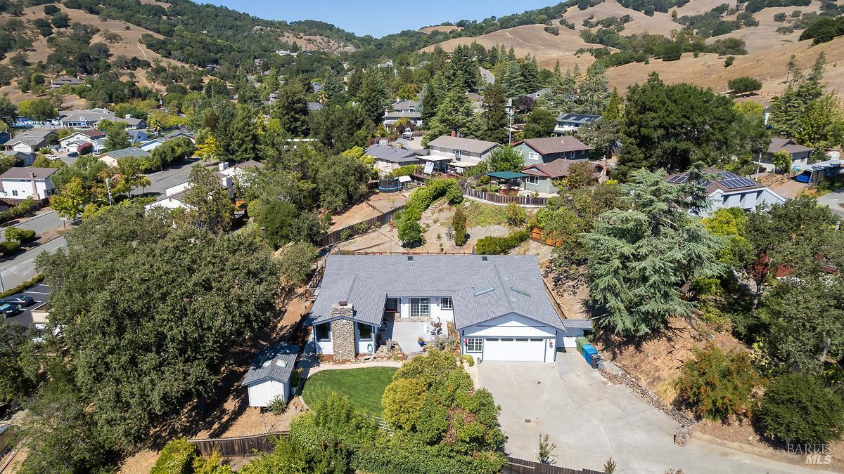 Detail Gallery Image 4 of 56 For 36 Andreas Ct, Novato,  CA 94945 - 4 Beds | 2/1 Baths