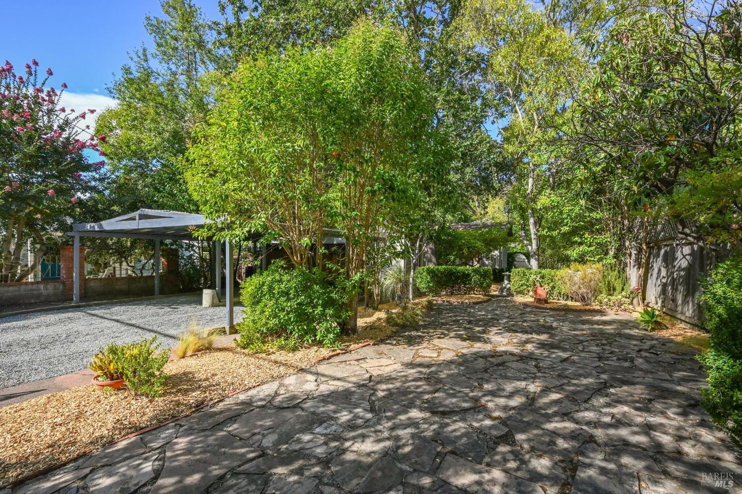 Detail Gallery Image 3 of 39 For 211 the Alameda Unkn, San Anselmo,  CA 94960 - 2 Beds | 2 Baths