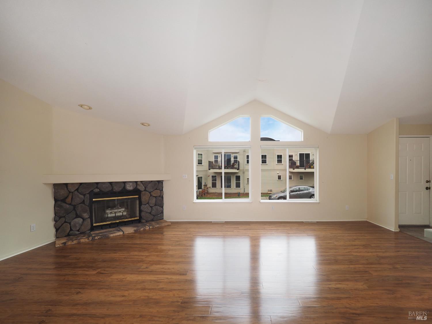 Detail Gallery Image 9 of 50 For 115 School House Ln, Geyserville,  CA 95441 - – Beds | – Baths