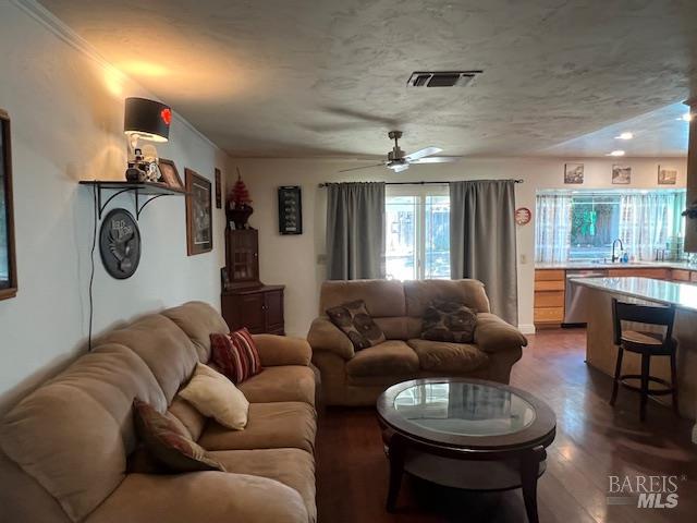 Detail Gallery Image 15 of 30 For 540 Glenside Dr, Dixon,  CA 95620 - 4 Beds | 2 Baths