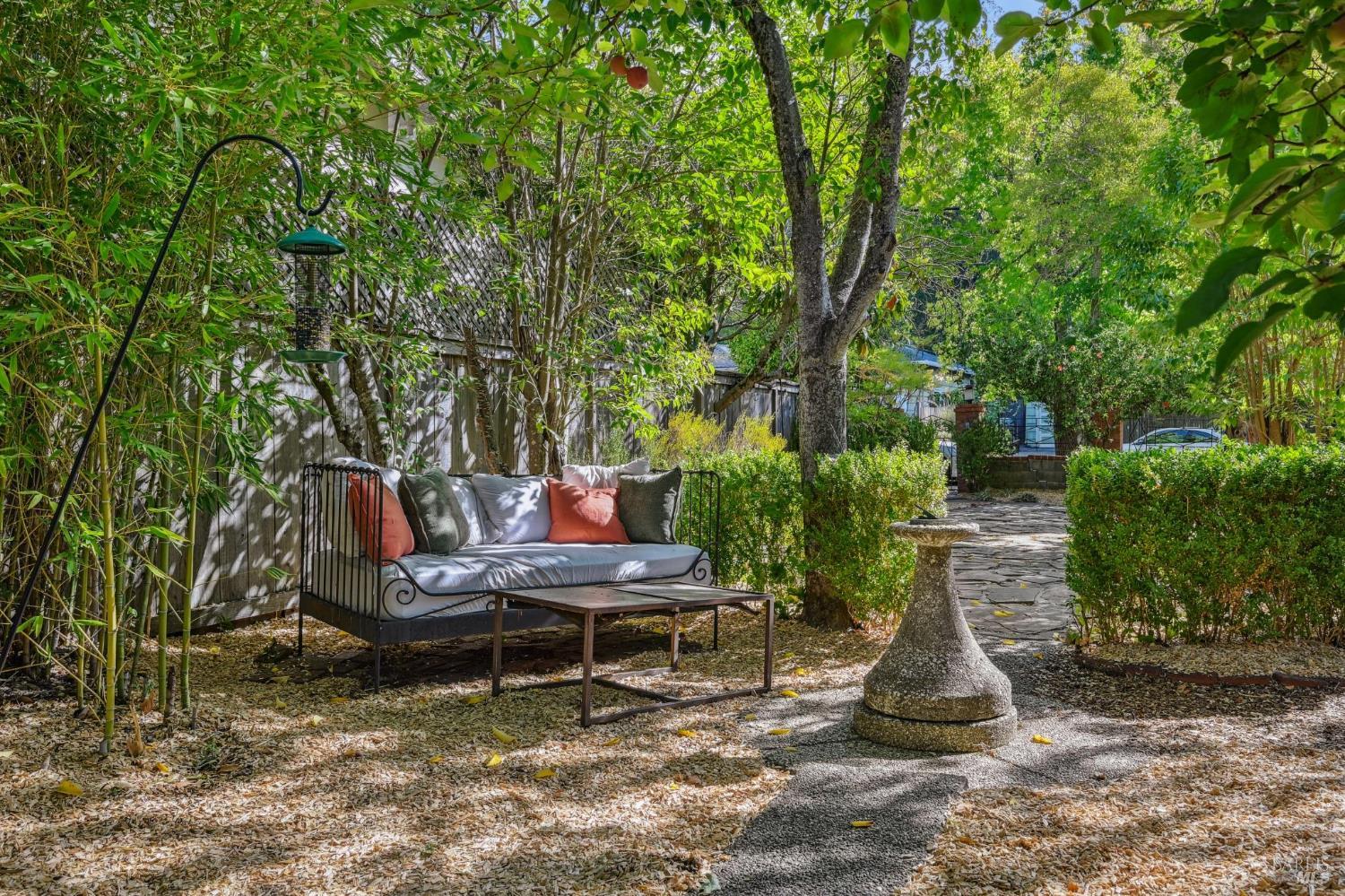 Detail Gallery Image 6 of 39 For 211 the Alameda Unkn, San Anselmo,  CA 94960 - 2 Beds | 2 Baths