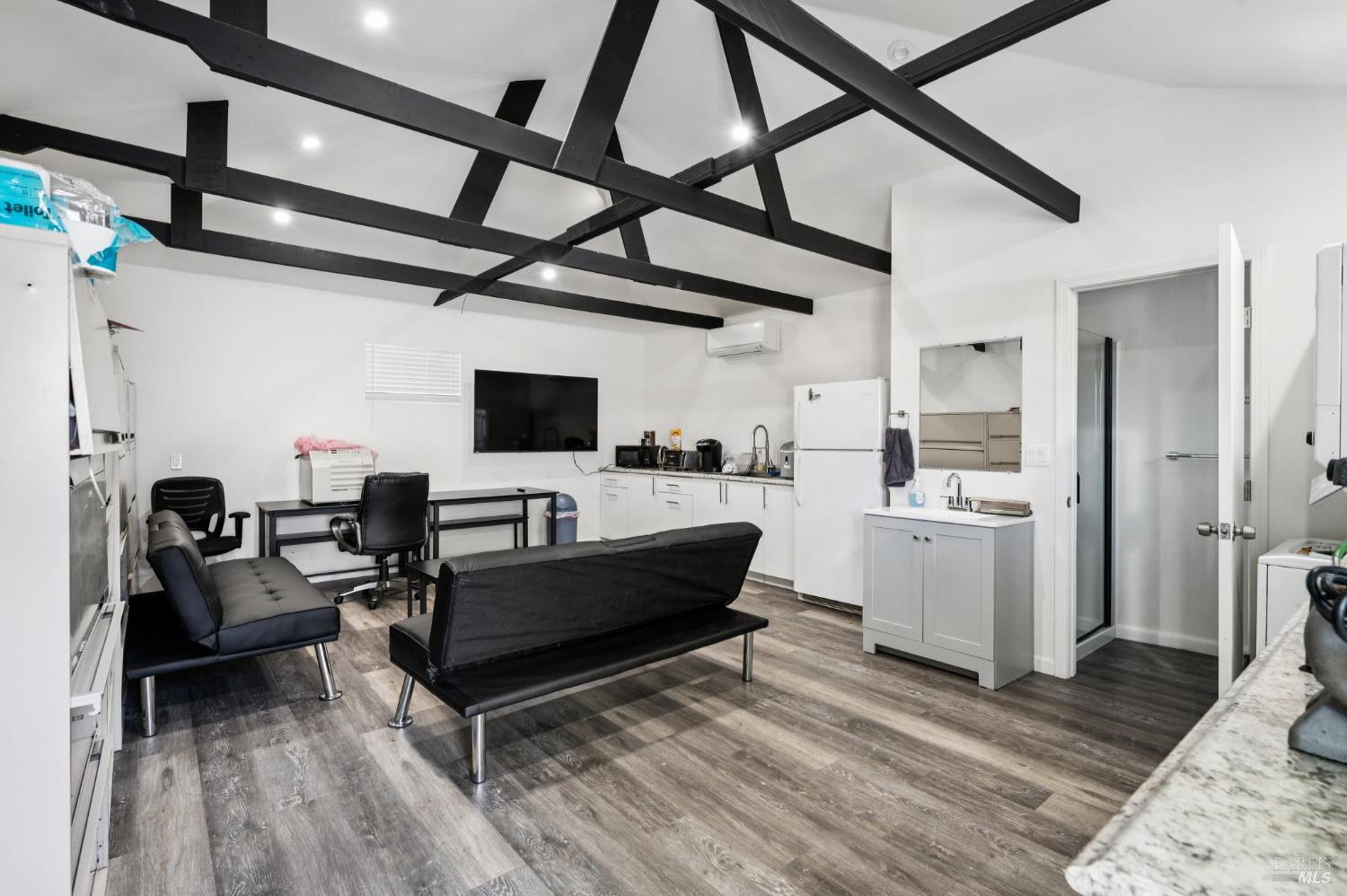 Detail Gallery Image 9 of 10 For 852 Reichert Ave, Novato,  CA 94945 - – Beds | – Baths