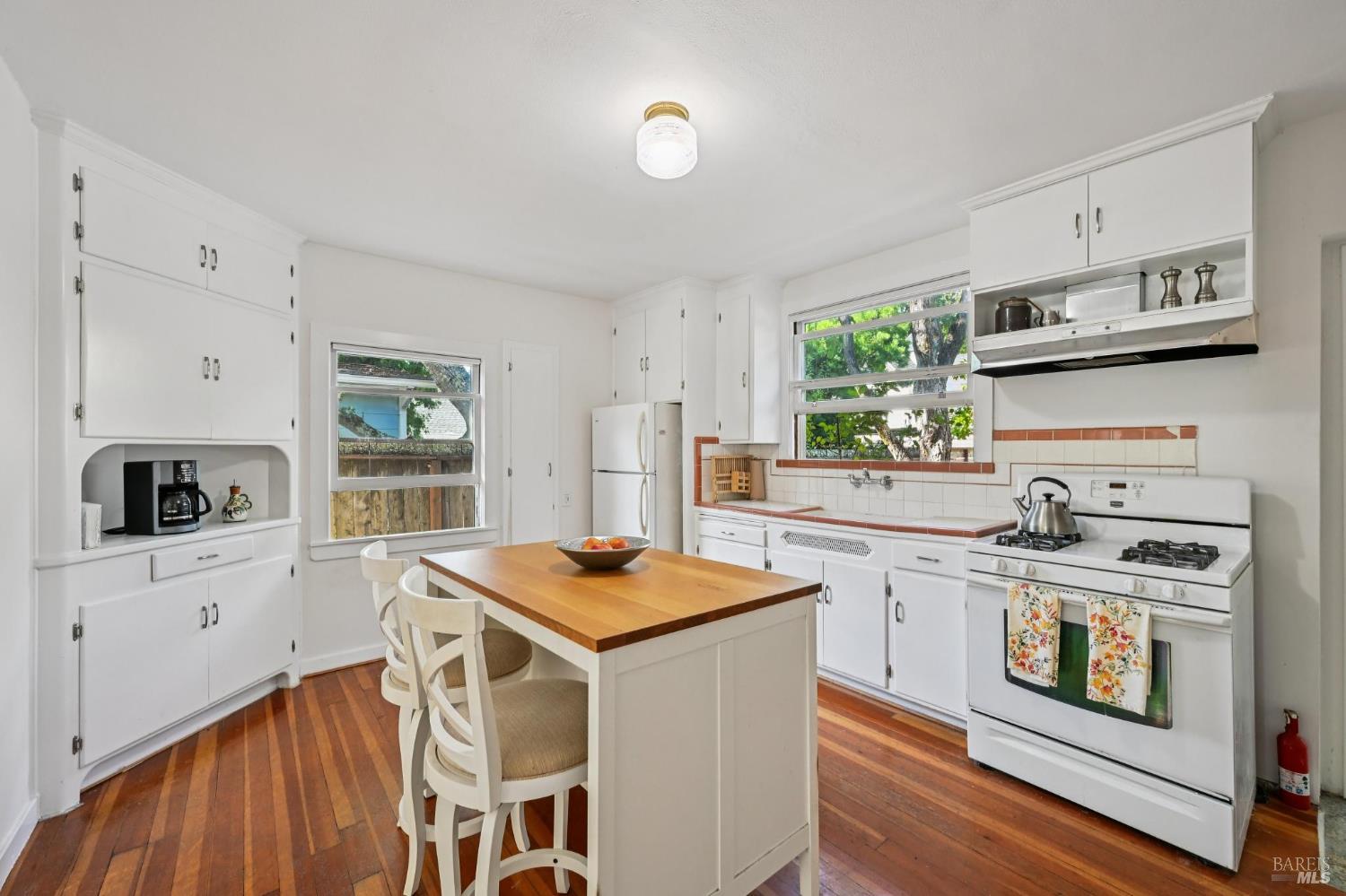 Detail Gallery Image 17 of 39 For 211 the Alameda Unkn, San Anselmo,  CA 94960 - 2 Beds | 2 Baths