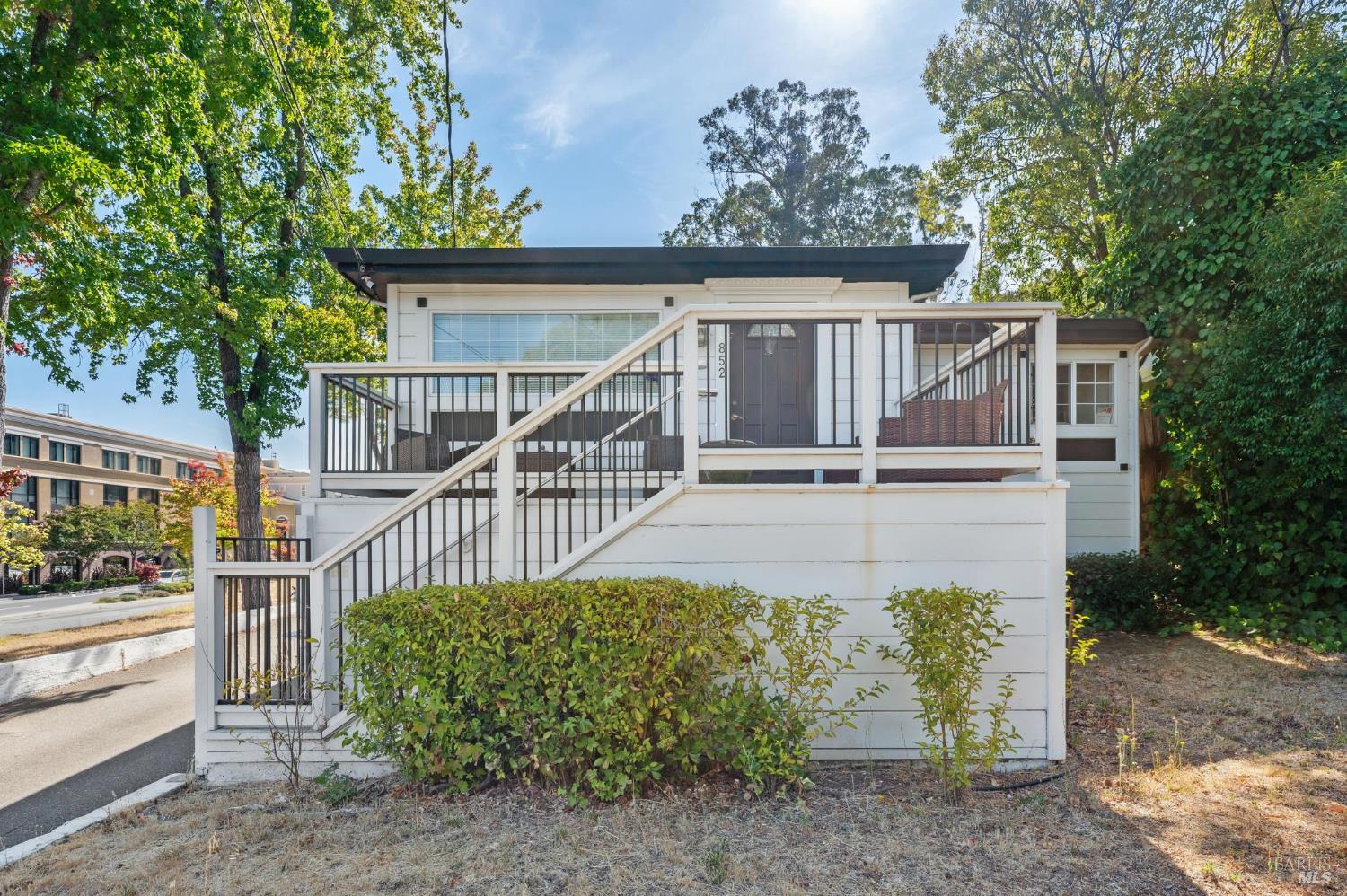 Detail Gallery Image 4 of 10 For 852 Reichert Ave, Novato,  CA 94945 - – Beds | – Baths