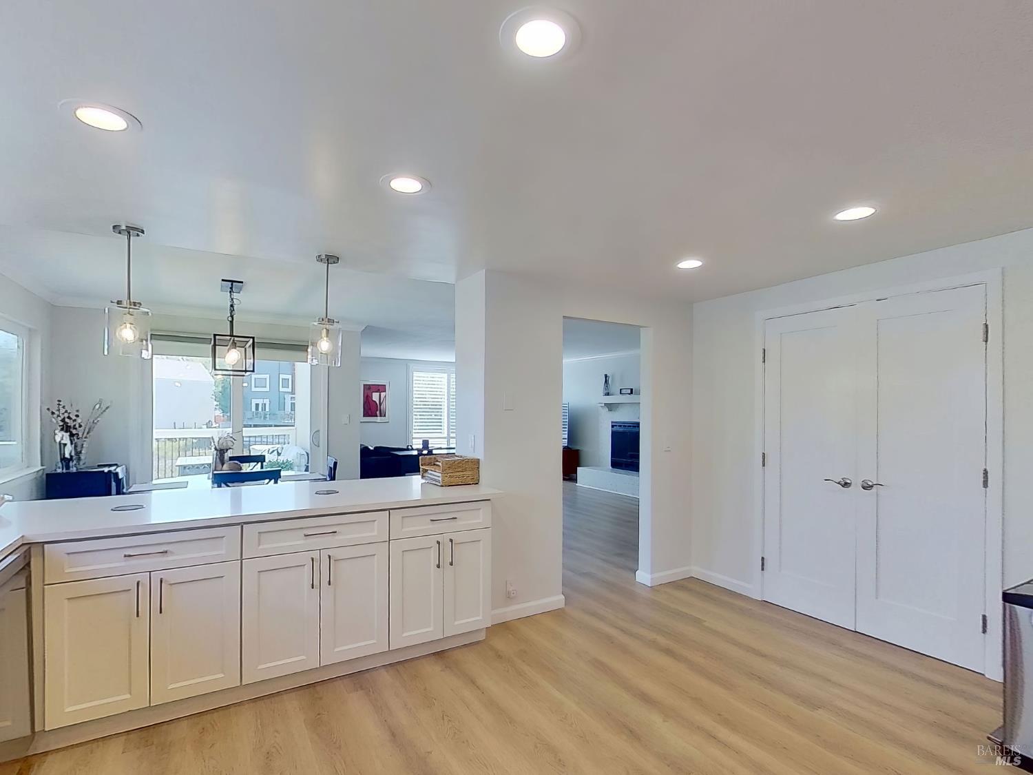 Detail Gallery Image 16 of 54 For 2589 Topaz Dr, Novato,  CA 94945 - 3 Beds | 2/1 Baths