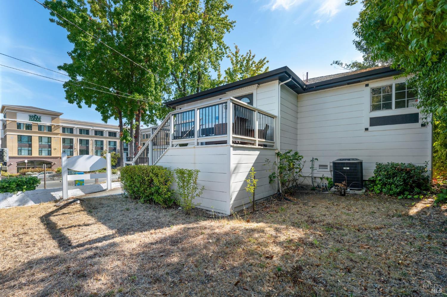 Detail Gallery Image 6 of 10 For 852 Reichert Ave, Novato,  CA 94945 - – Beds | – Baths