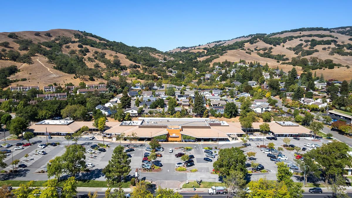 Detail Gallery Image 48 of 56 For 36 Andreas Ct, Novato,  CA 94945 - 4 Beds | 2/1 Baths