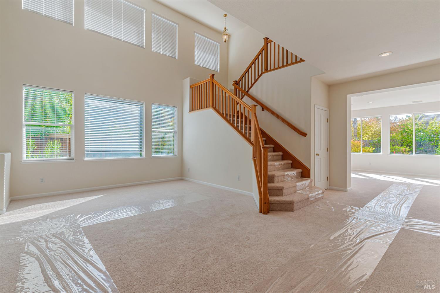 Detail Gallery Image 6 of 49 For 6206 Pebble Beach Dr, Vallejo,  CA 94591 - 5 Beds | 4 Baths