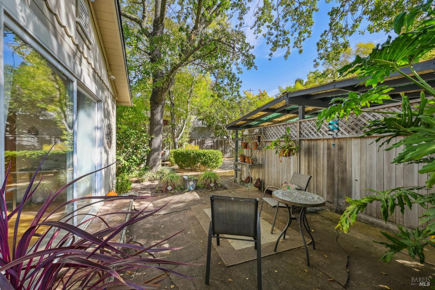 Detail Gallery Image 5 of 39 For 211 the Alameda Unkn, San Anselmo,  CA 94960 - 2 Beds | 2 Baths