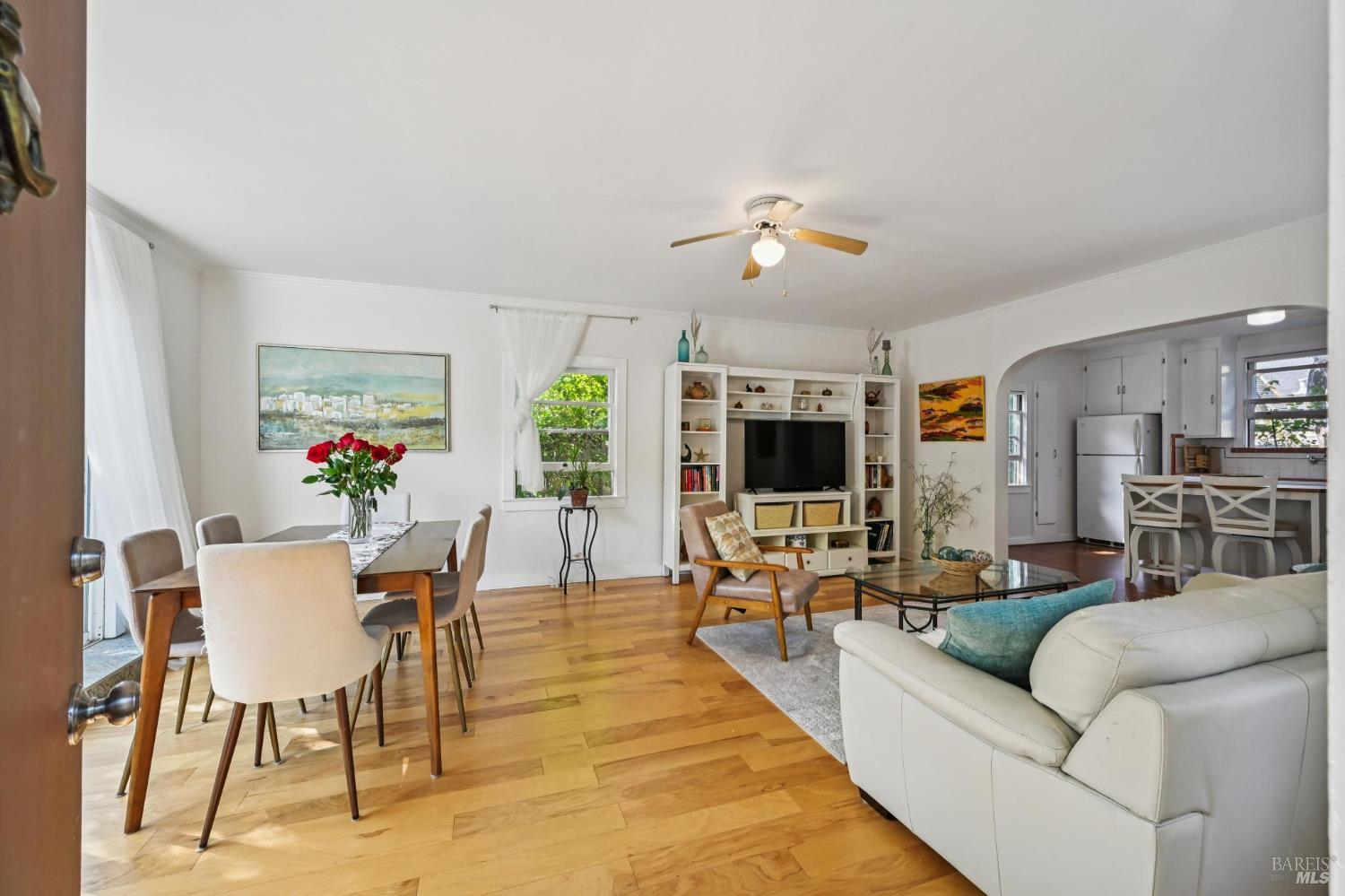 Detail Gallery Image 9 of 39 For 211 the Alameda Unkn, San Anselmo,  CA 94960 - 2 Beds | 2 Baths