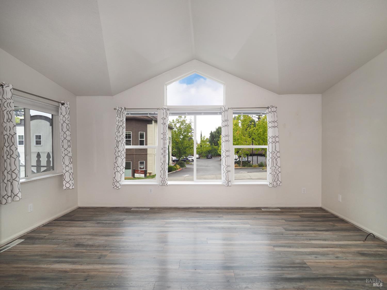 Detail Gallery Image 35 of 50 For 115 School House Ln, Geyserville,  CA 95441 - – Beds | – Baths