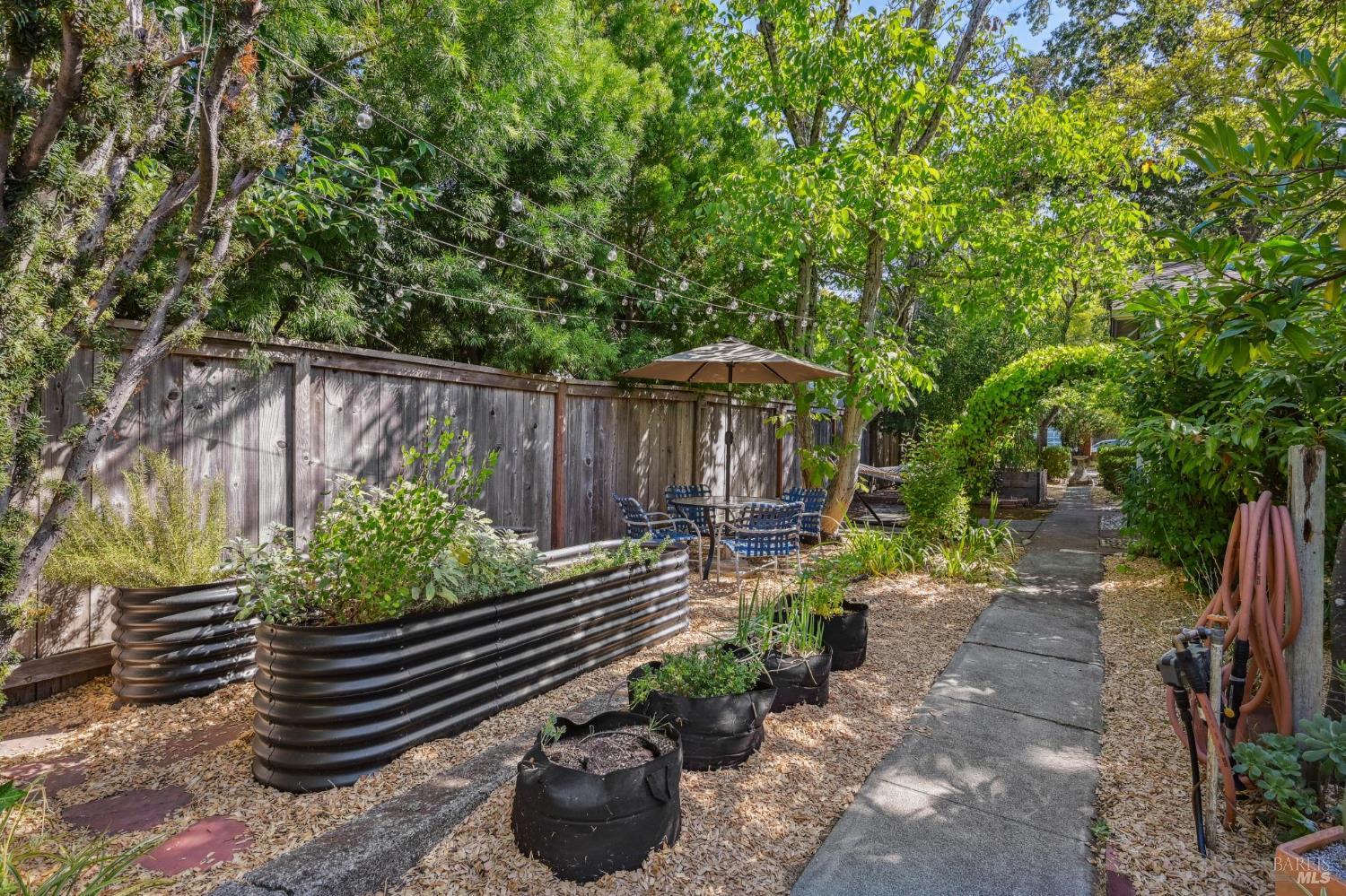 Detail Gallery Image 28 of 39 For 211 the Alameda Unkn, San Anselmo,  CA 94960 - 2 Beds | 2 Baths