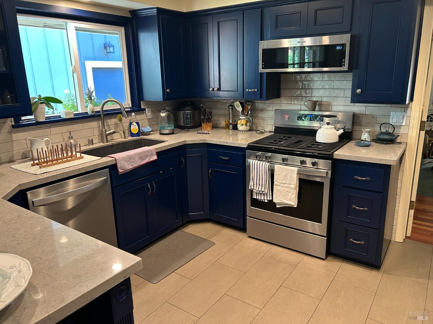 Detail Gallery Image 8 of 30 For 271 White Cottage Rd, Angwin,  CA 94508 - 4 Beds | 2 Baths