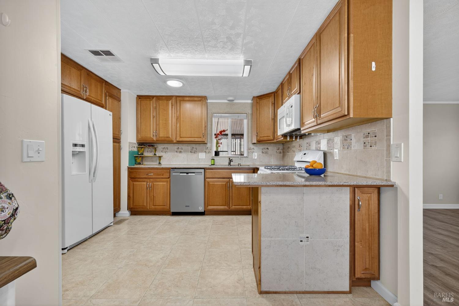 Detail Gallery Image 7 of 31 For 91 Westgate Cir, Santa Rosa,  CA 95401 - 2 Beds | 2 Baths