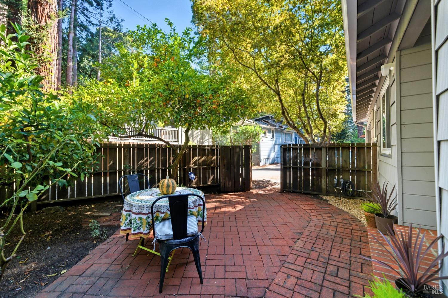 Detail Gallery Image 58 of 60 For 39 Bridge Rd, Larkspur,  CA 94939 - 2 Beds | 1/1 Baths