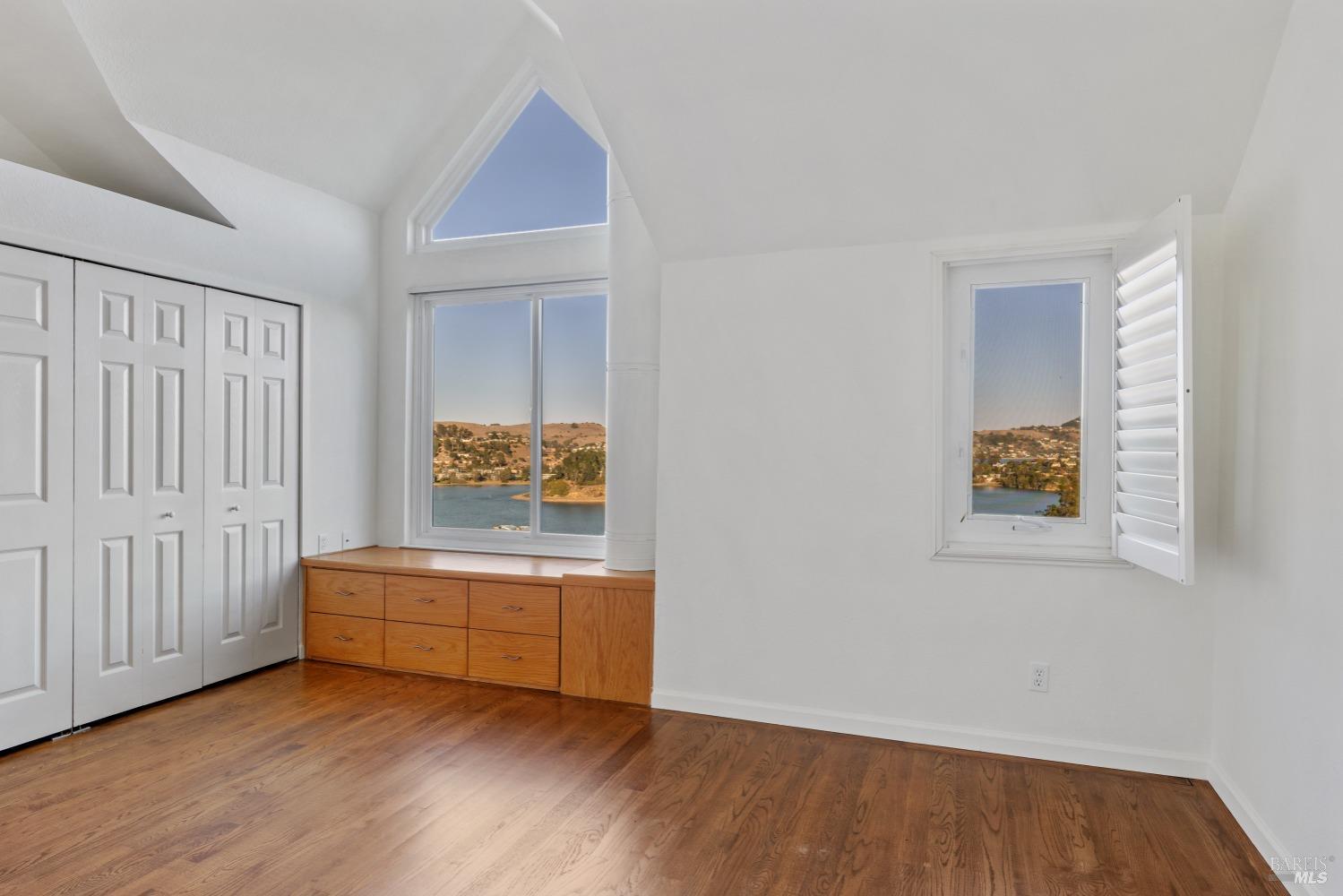 Detail Gallery Image 27 of 51 For 204 Bay Vista Cir, Sausalito,  CA 94965 - 2 Beds | 2 Baths