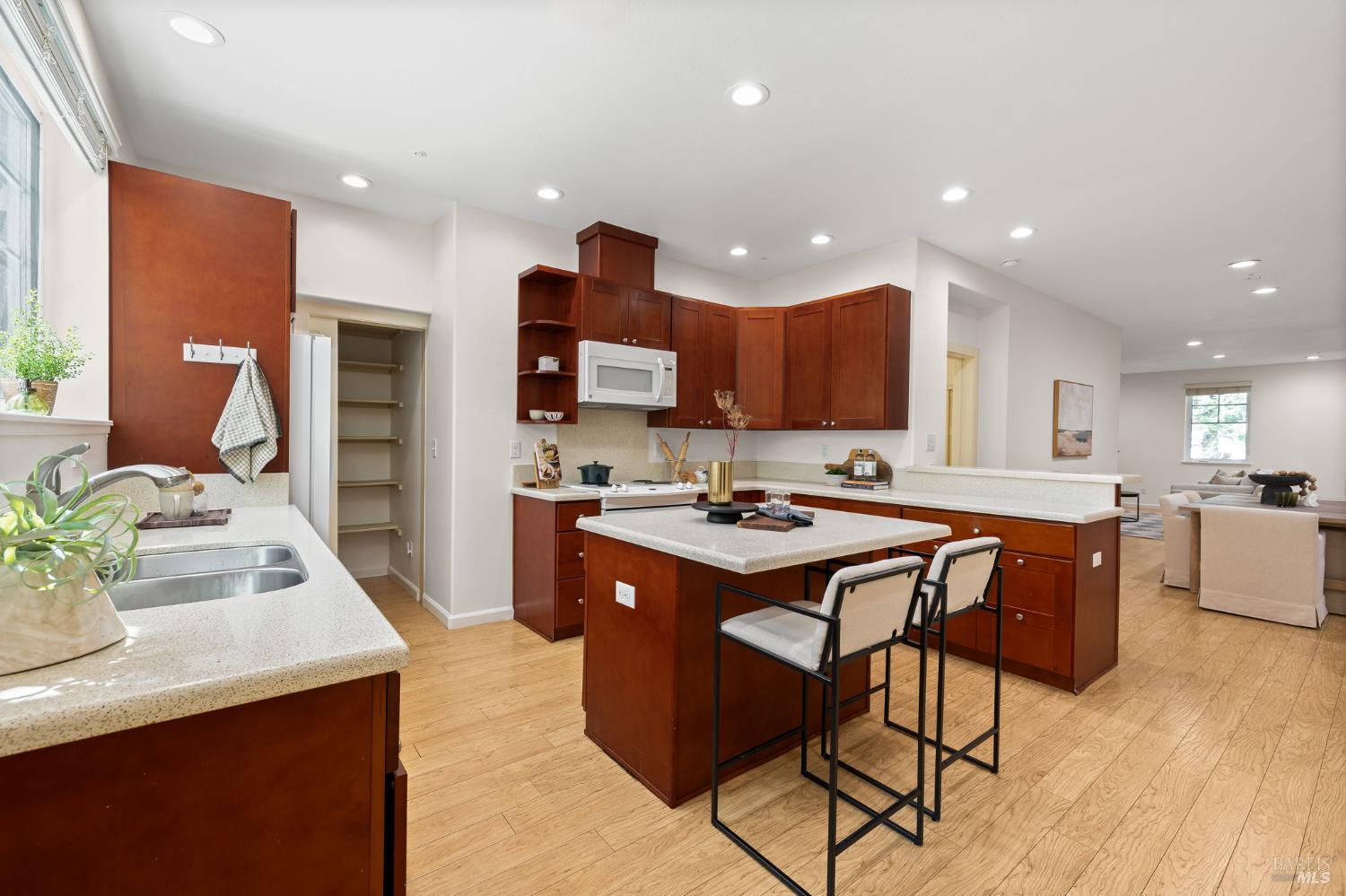 Detail Gallery Image 13 of 50 For 58 Randolph St, Napa,  CA 94559 - 4 Beds | 4/1 Baths