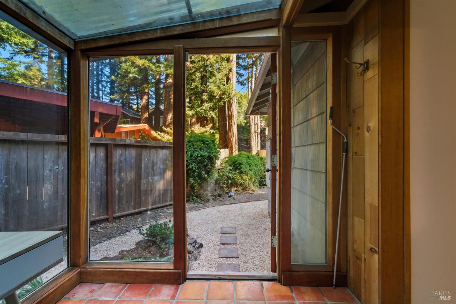 Detail Gallery Image 32 of 60 For 39 Bridge Rd, Larkspur,  CA 94939 - 2 Beds | 1/1 Baths