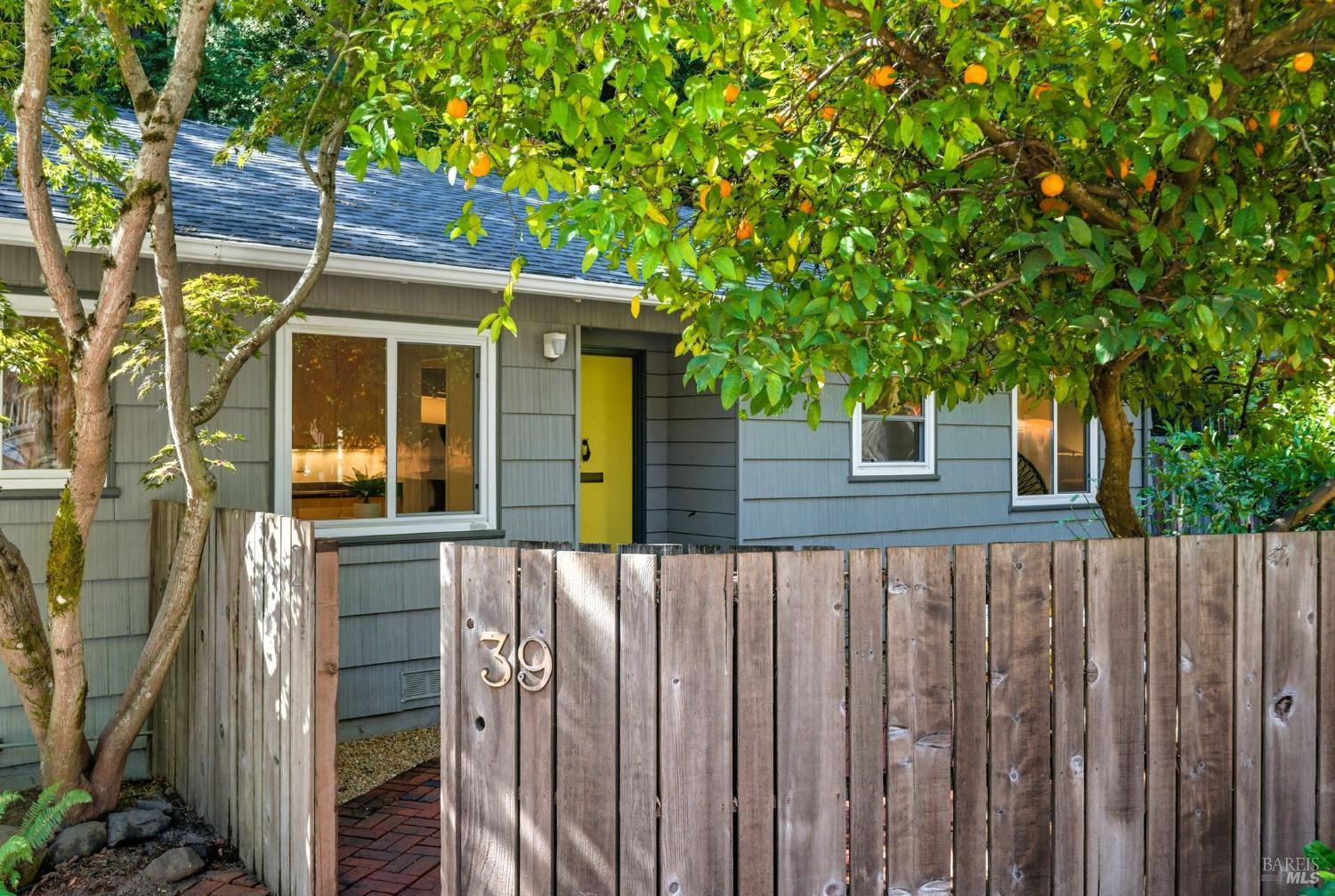 Detail Gallery Image 50 of 60 For 39 Bridge Rd, Larkspur,  CA 94939 - 2 Beds | 1/1 Baths