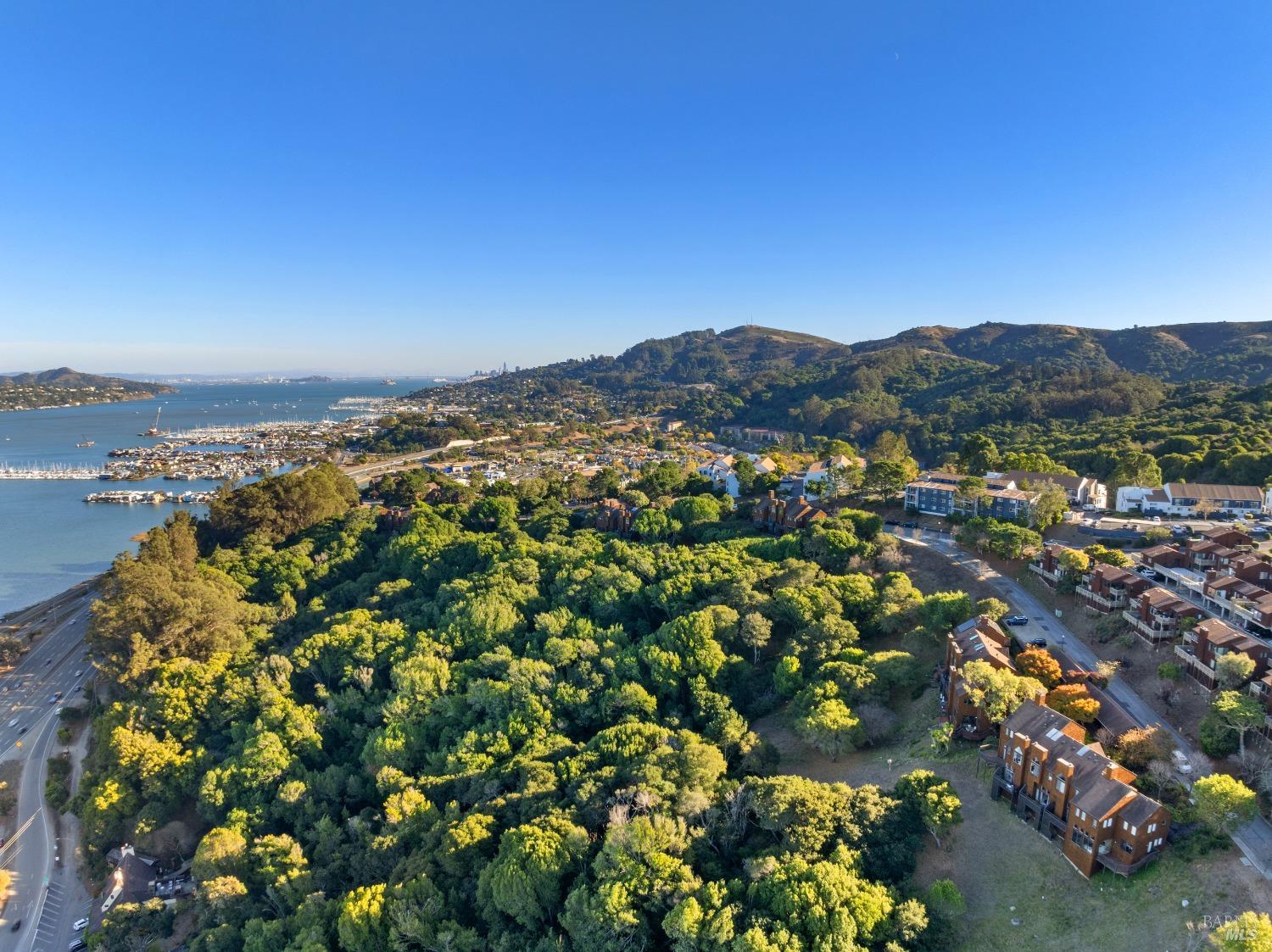 Detail Gallery Image 51 of 51 For 204 Bay Vista Cir, Sausalito,  CA 94965 - 2 Beds | 2 Baths