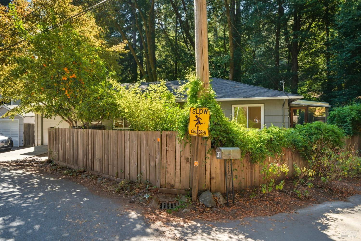 Detail Gallery Image 53 of 60 For 39 Bridge Rd, Larkspur,  CA 94939 - 2 Beds | 1/1 Baths