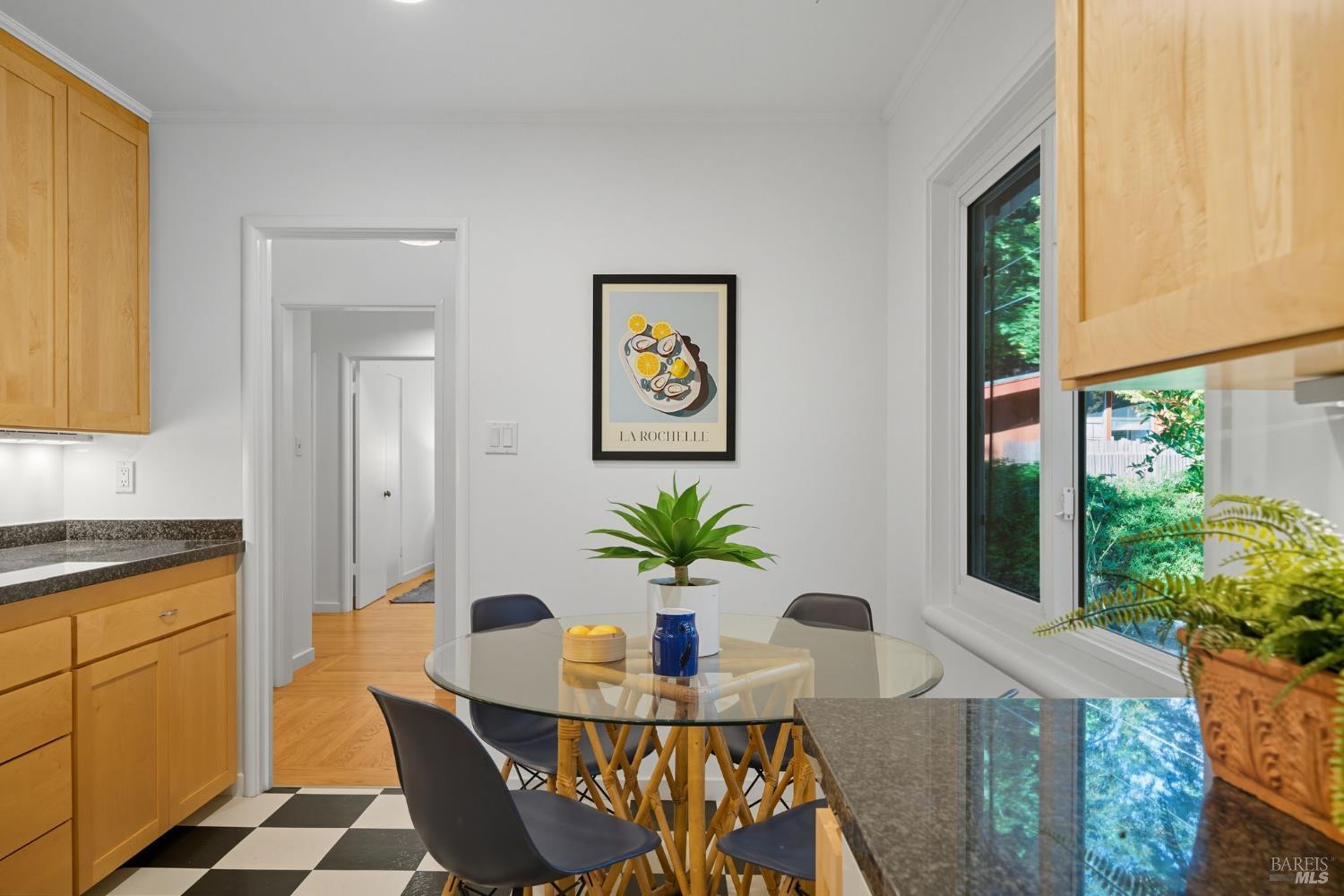 Detail Gallery Image 10 of 60 For 39 Bridge Rd, Larkspur,  CA 94939 - 2 Beds | 1/1 Baths