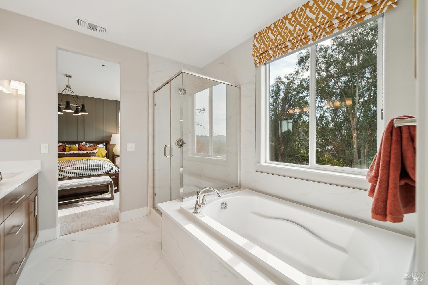 Detail Gallery Image 18 of 25 For 51 Denova Ln, Martinez,  CA 94553 - 4 Beds | 3 Baths