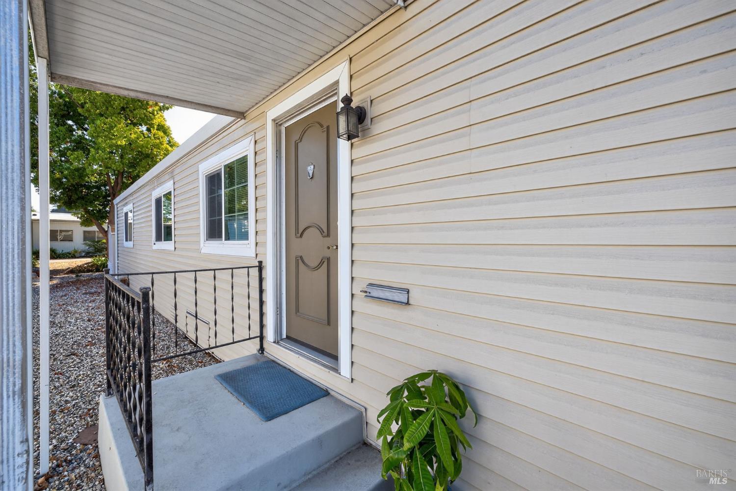 Detail Gallery Image 3 of 31 For 91 Westgate Cir, Santa Rosa,  CA 95401 - 2 Beds | 2 Baths