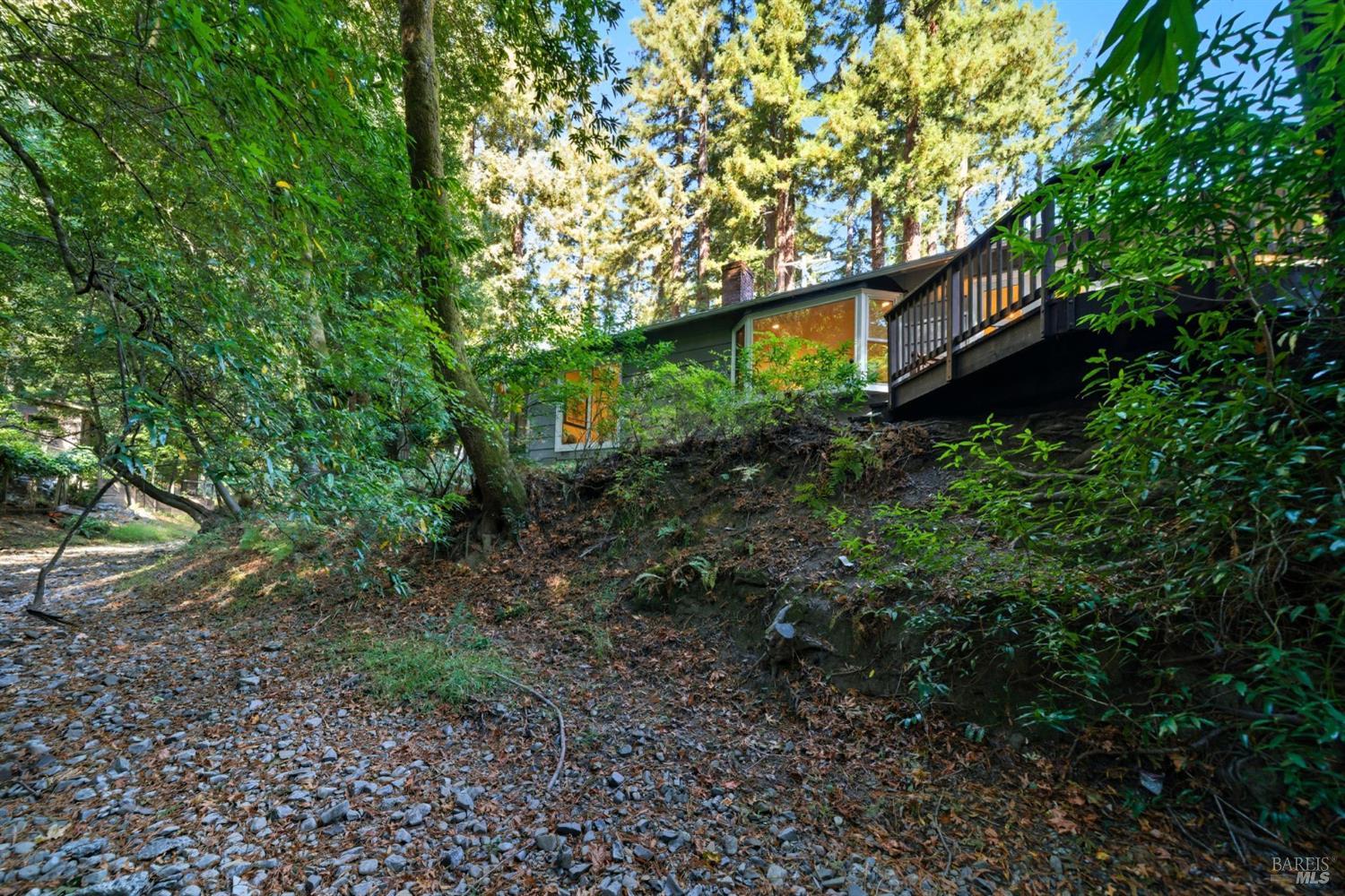 Detail Gallery Image 40 of 60 For 39 Bridge Rd, Larkspur,  CA 94939 - 2 Beds | 1/1 Baths