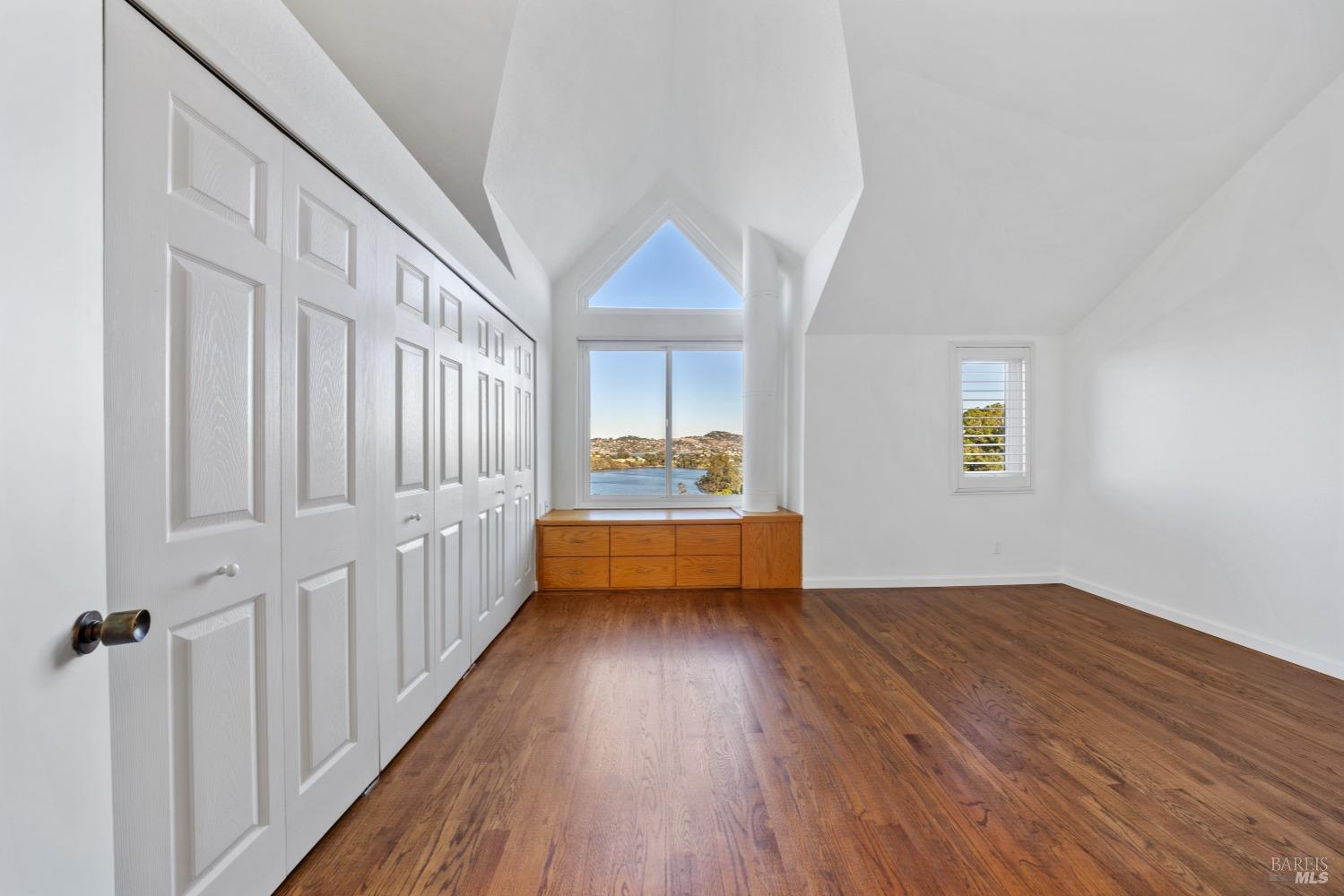 Detail Gallery Image 25 of 51 For 204 Bay Vista Cir, Sausalito,  CA 94965 - 2 Beds | 2 Baths