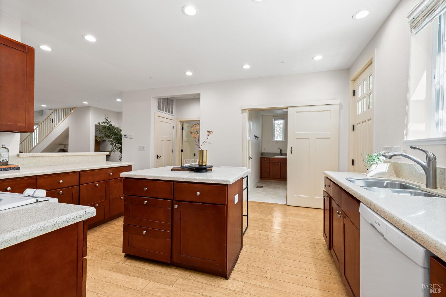 Detail Gallery Image 14 of 50 For 58 Randolph St, Napa,  CA 94559 - 4 Beds | 4/1 Baths