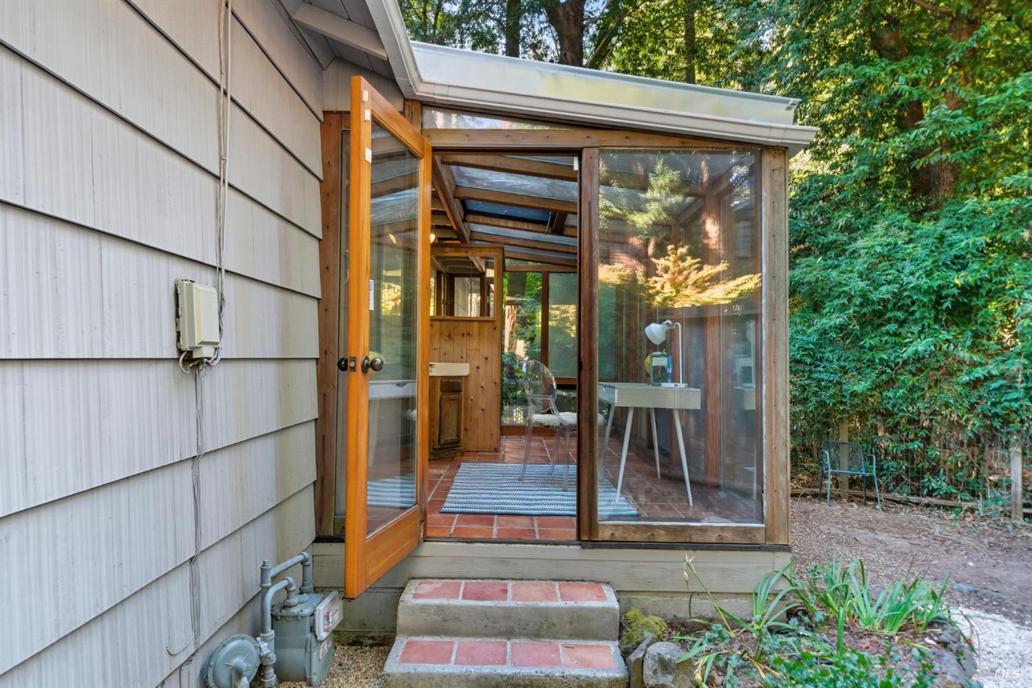 Detail Gallery Image 33 of 60 For 39 Bridge Rd, Larkspur,  CA 94939 - 2 Beds | 1/1 Baths