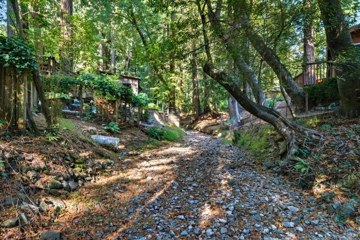 Detail Gallery Image 39 of 60 For 39 Bridge Rd, Larkspur,  CA 94939 - 2 Beds | 1/1 Baths