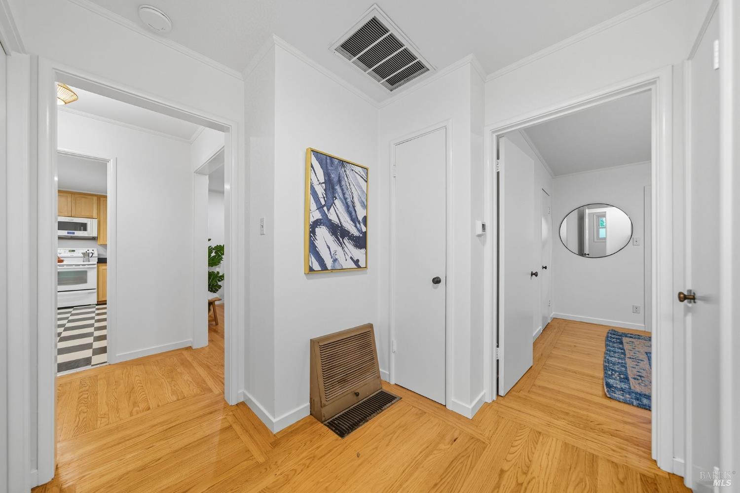 Detail Gallery Image 21 of 60 For 39 Bridge Rd, Larkspur,  CA 94939 - 2 Beds | 1/1 Baths