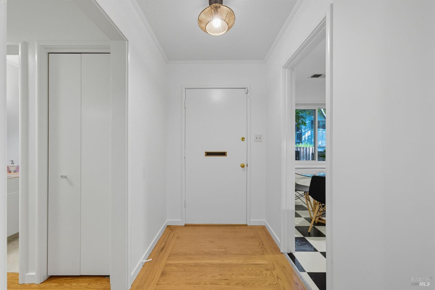 Detail Gallery Image 4 of 60 For 39 Bridge Rd, Larkspur,  CA 94939 - 2 Beds | 1/1 Baths