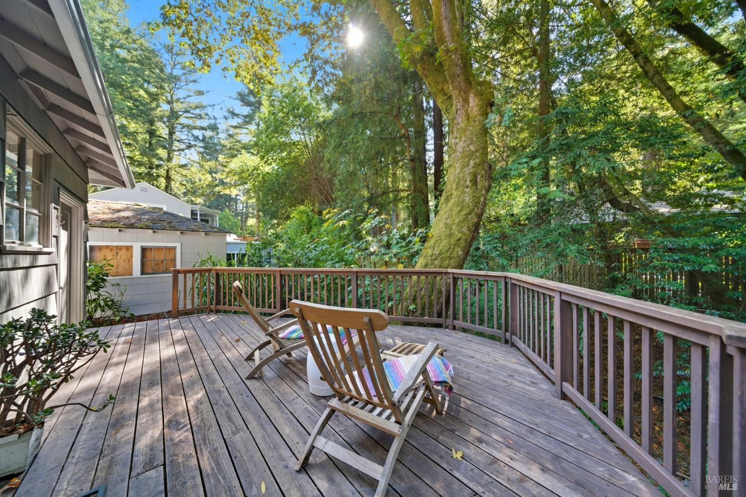 Detail Gallery Image 43 of 60 For 39 Bridge Rd, Larkspur,  CA 94939 - 2 Beds | 1/1 Baths