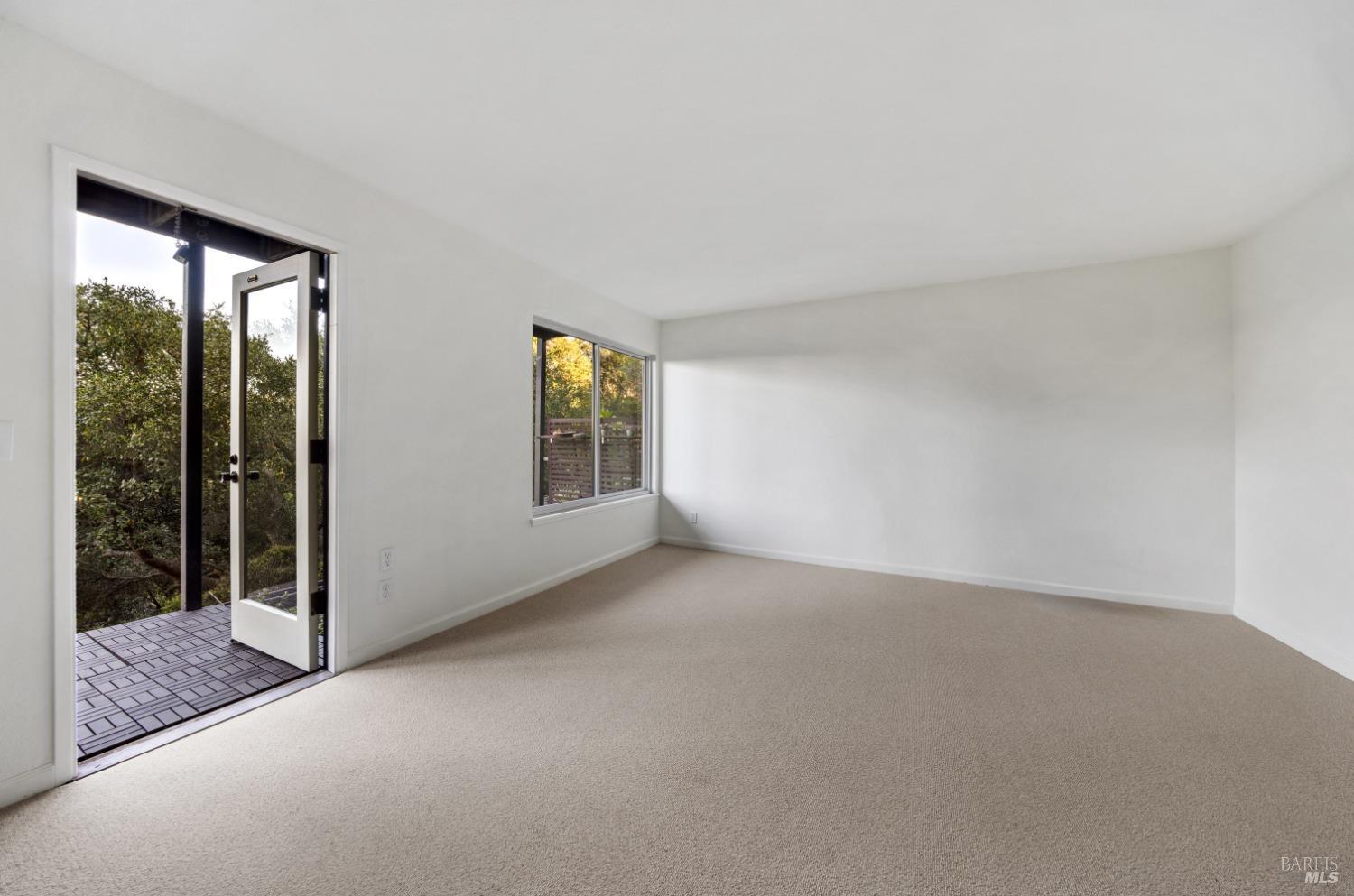 Detail Gallery Image 43 of 51 For 204 Bay Vista Cir, Sausalito,  CA 94965 - 2 Beds | 2 Baths