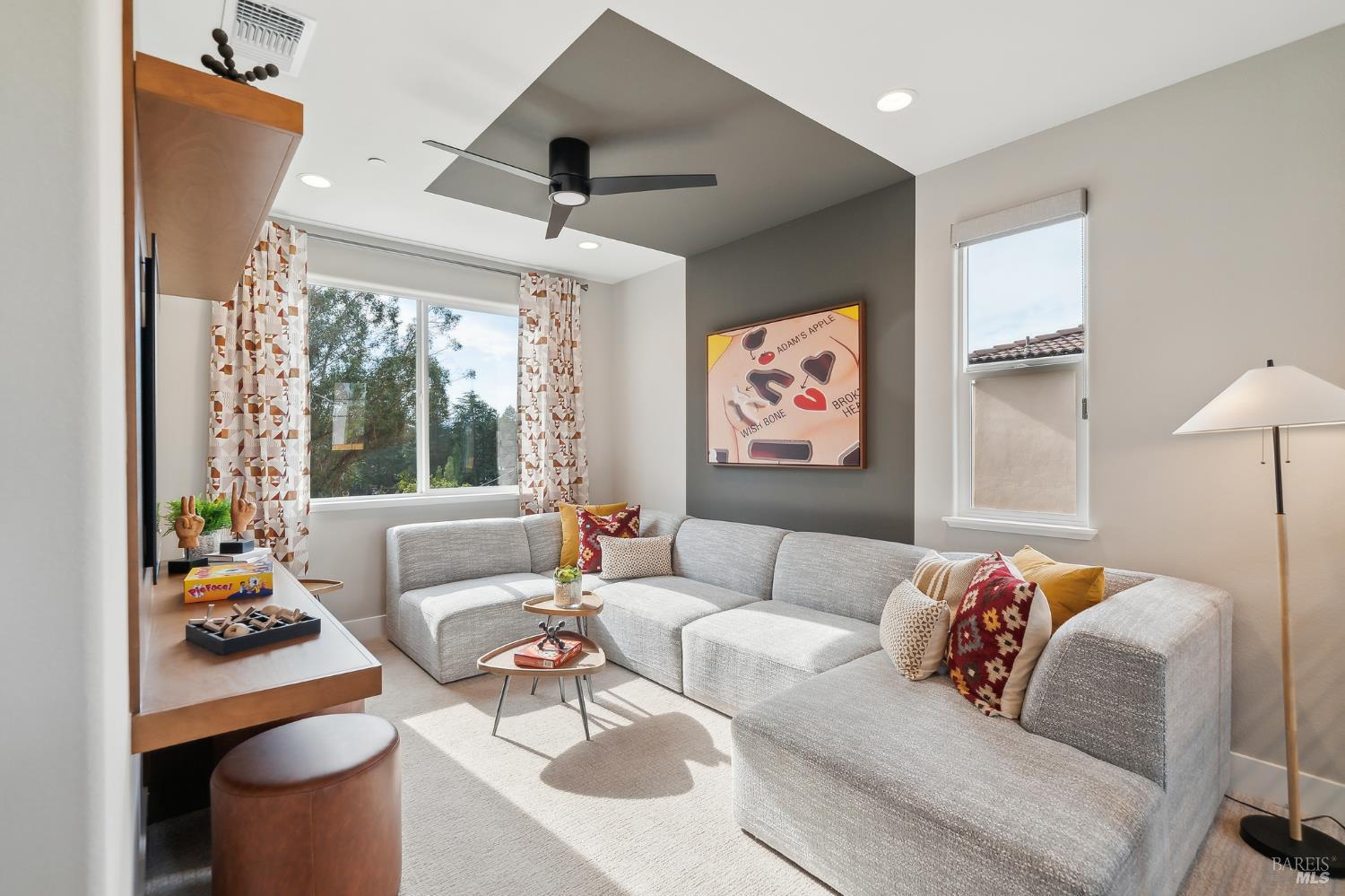 Detail Gallery Image 14 of 25 For 51 Denova Ln, Martinez,  CA 94553 - 4 Beds | 3 Baths