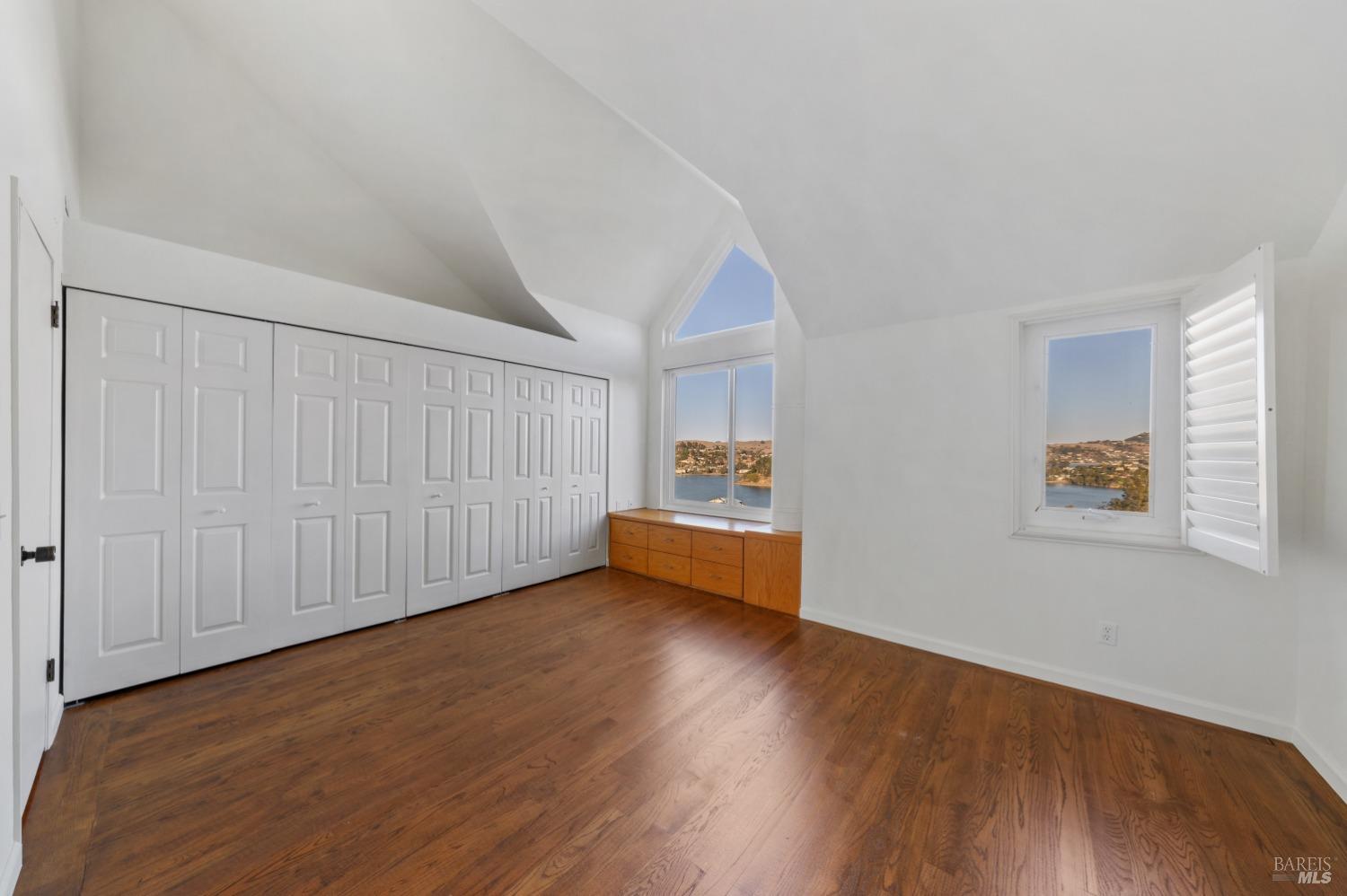 Detail Gallery Image 26 of 51 For 204 Bay Vista Cir, Sausalito,  CA 94965 - 2 Beds | 2 Baths