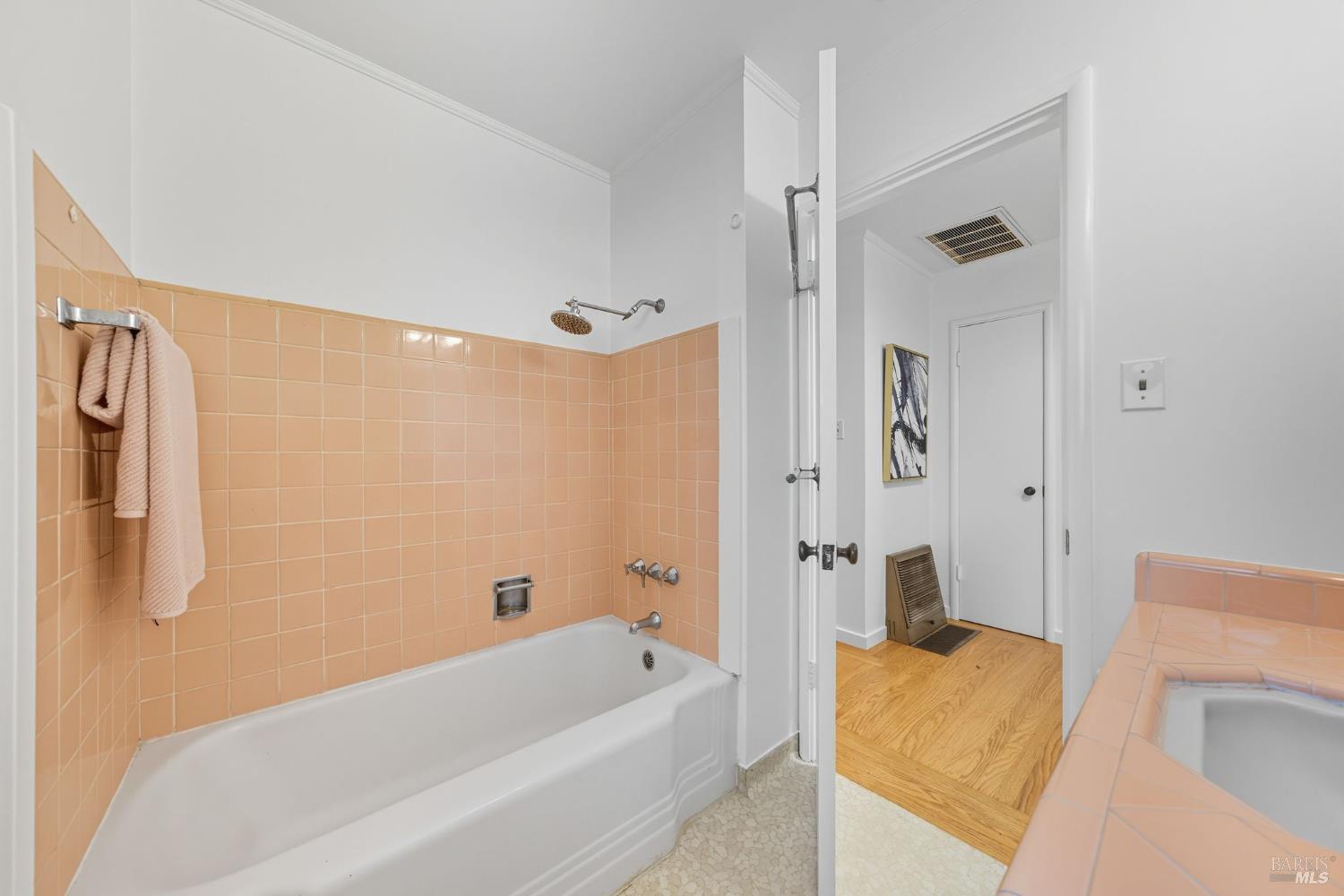 Detail Gallery Image 20 of 60 For 39 Bridge Rd, Larkspur,  CA 94939 - 2 Beds | 1/1 Baths