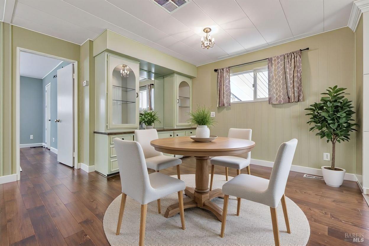 Detail Gallery Image 11 of 27 For 56 Club View Dr, Novato,  CA 94949 - 3 Beds | 2 Baths