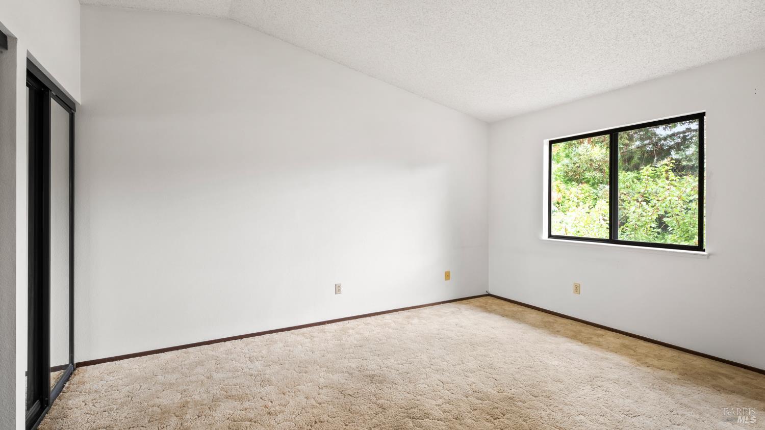 Detail Gallery Image 29 of 49 For 360 Raven Ct, Healdsburg,  CA 95448 - 4 Beds | 2 Baths