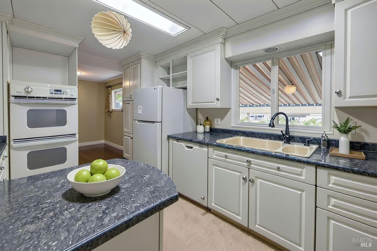 Detail Gallery Image 2 of 27 For 56 Club View Dr, Novato,  CA 94949 - 3 Beds | 2 Baths