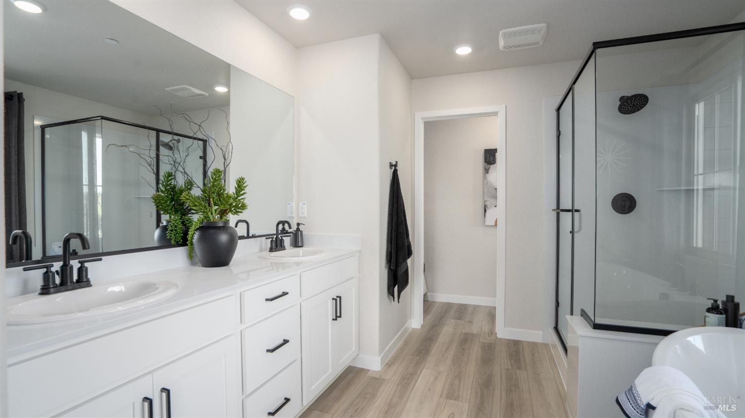 Detail Gallery Image 7 of 11 For 225 Octopus St, Suisun City,  CA 94585 - 3 Beds | 2/1 Baths