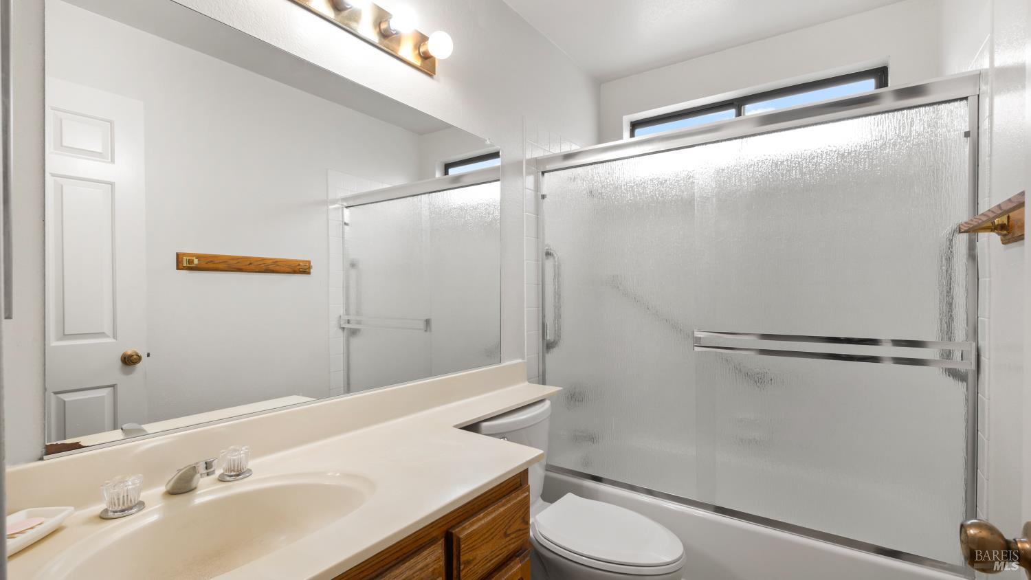 Detail Gallery Image 37 of 49 For 360 Raven Ct, Healdsburg,  CA 95448 - 4 Beds | 2 Baths