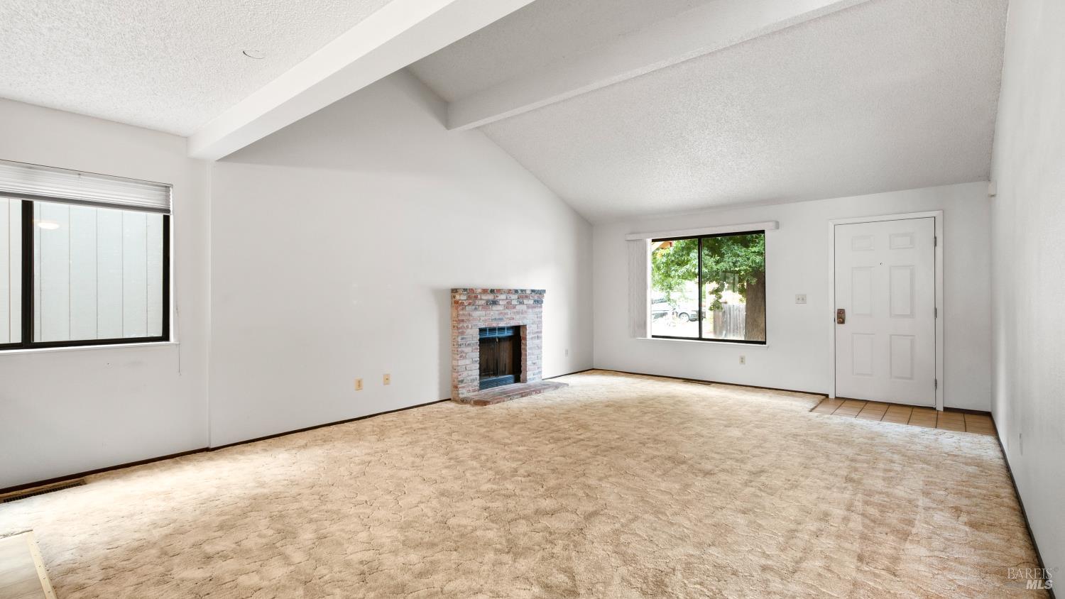 Detail Gallery Image 7 of 49 For 360 Raven Ct, Healdsburg,  CA 95448 - 4 Beds | 2 Baths