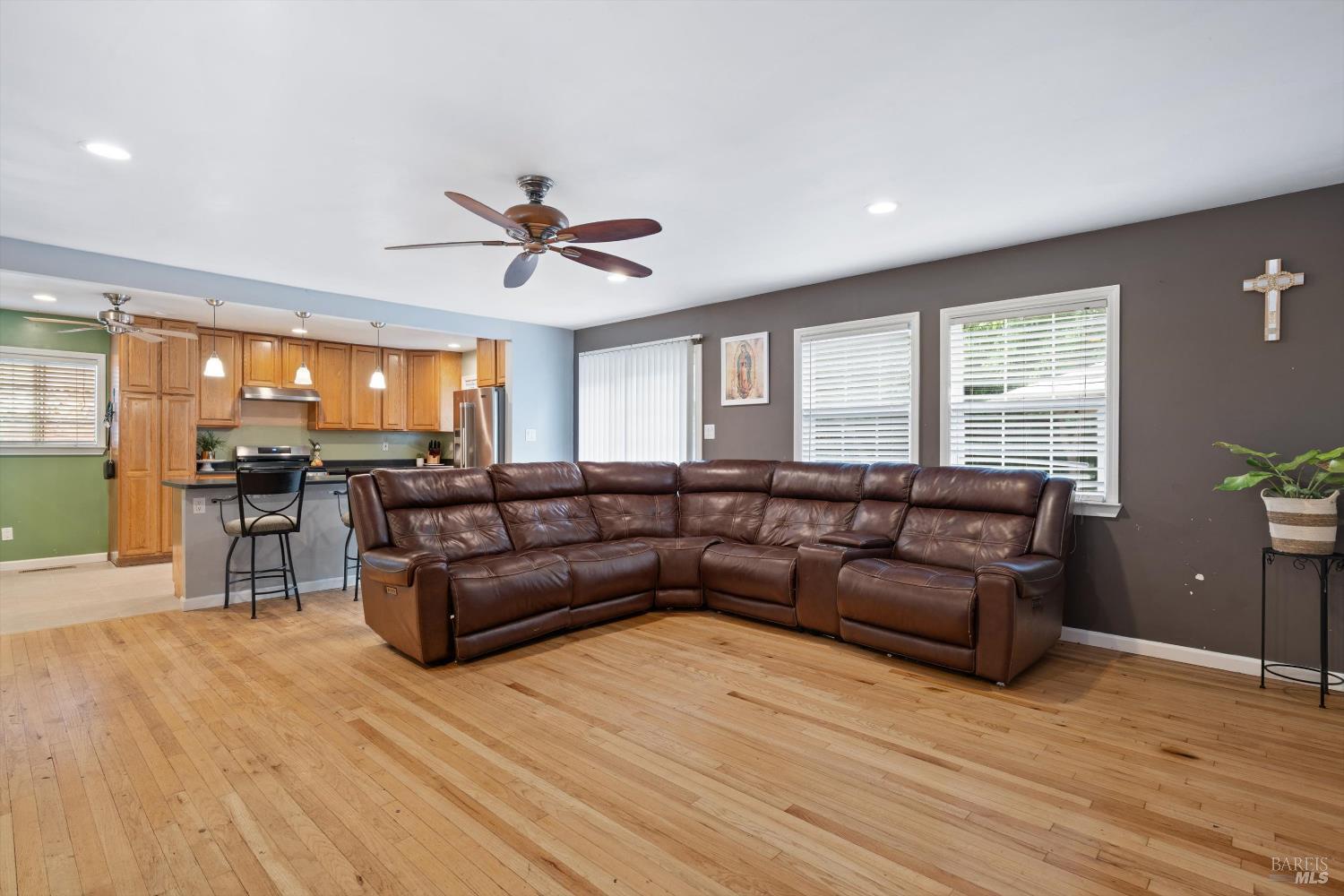 Detail Gallery Image 6 of 20 For 1245 Olive St, Santa Rosa,  CA 95407 - 2 Beds | 1 Baths