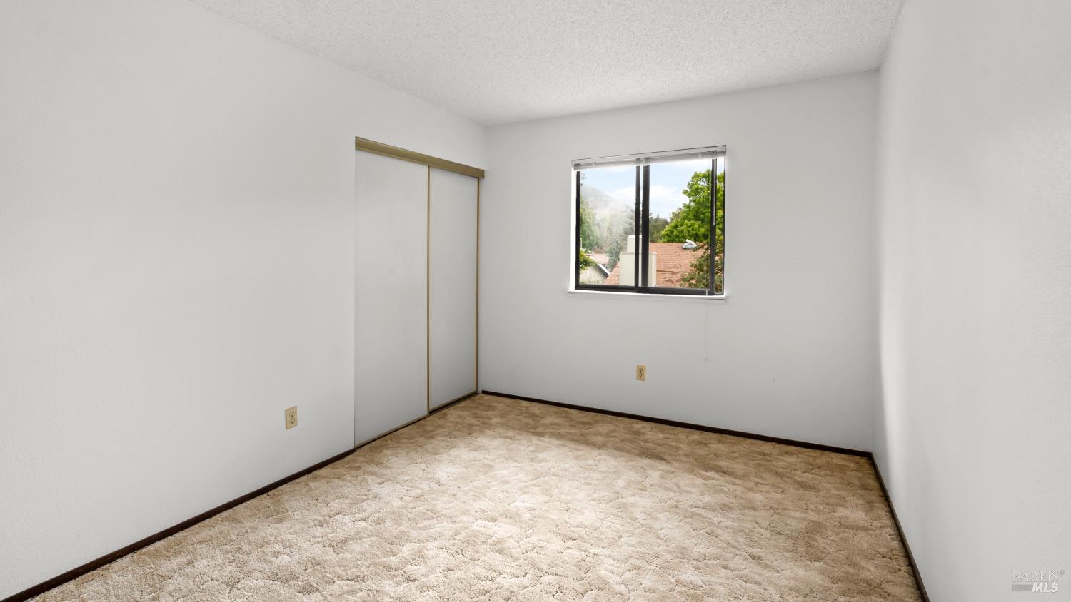 Detail Gallery Image 32 of 49 For 360 Raven Ct, Healdsburg,  CA 95448 - 4 Beds | 2 Baths