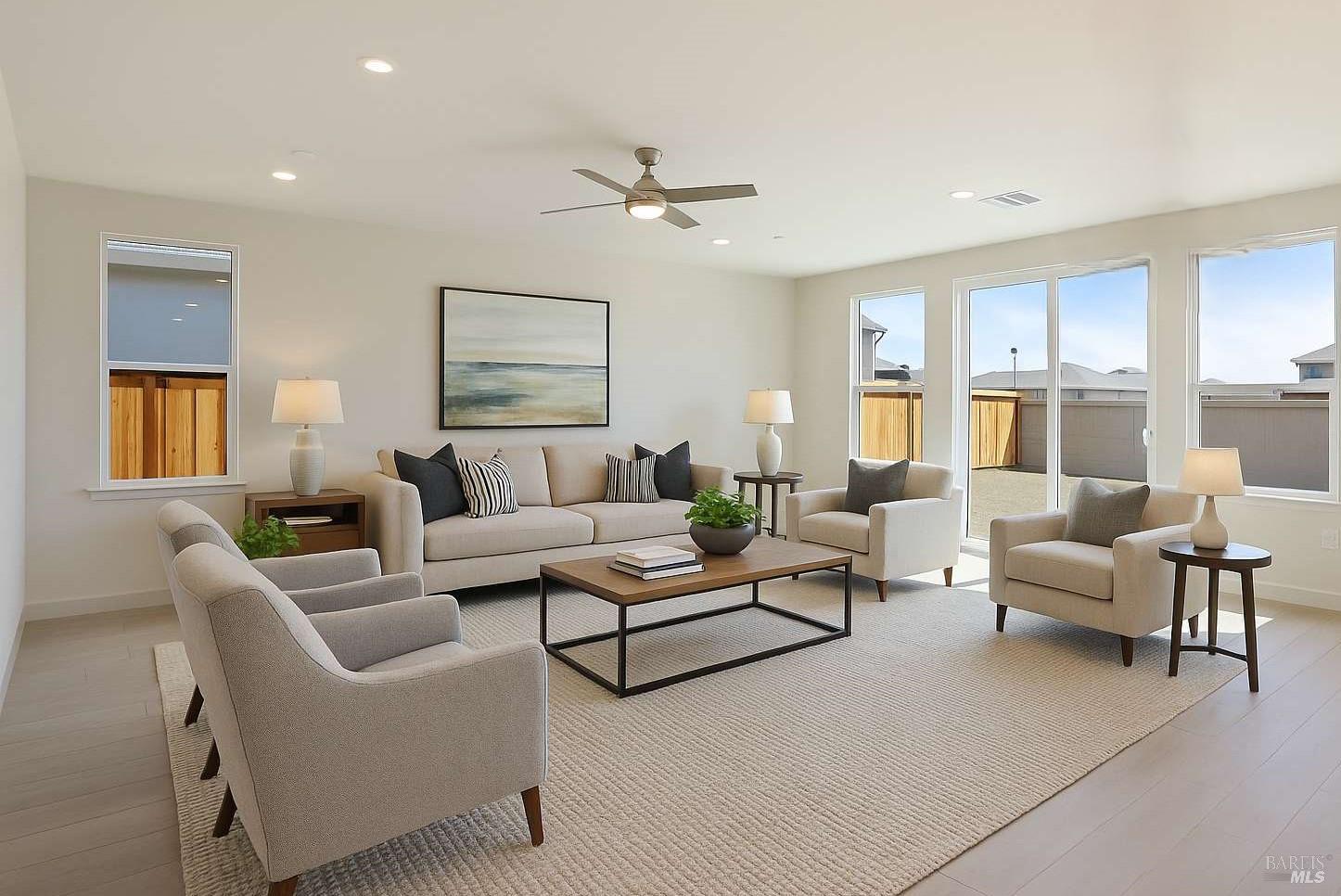 Detail Gallery Image 2 of 14 For 973 Carroll Way, Vacaville,  CA 95687 - 3 Beds | 2 Baths